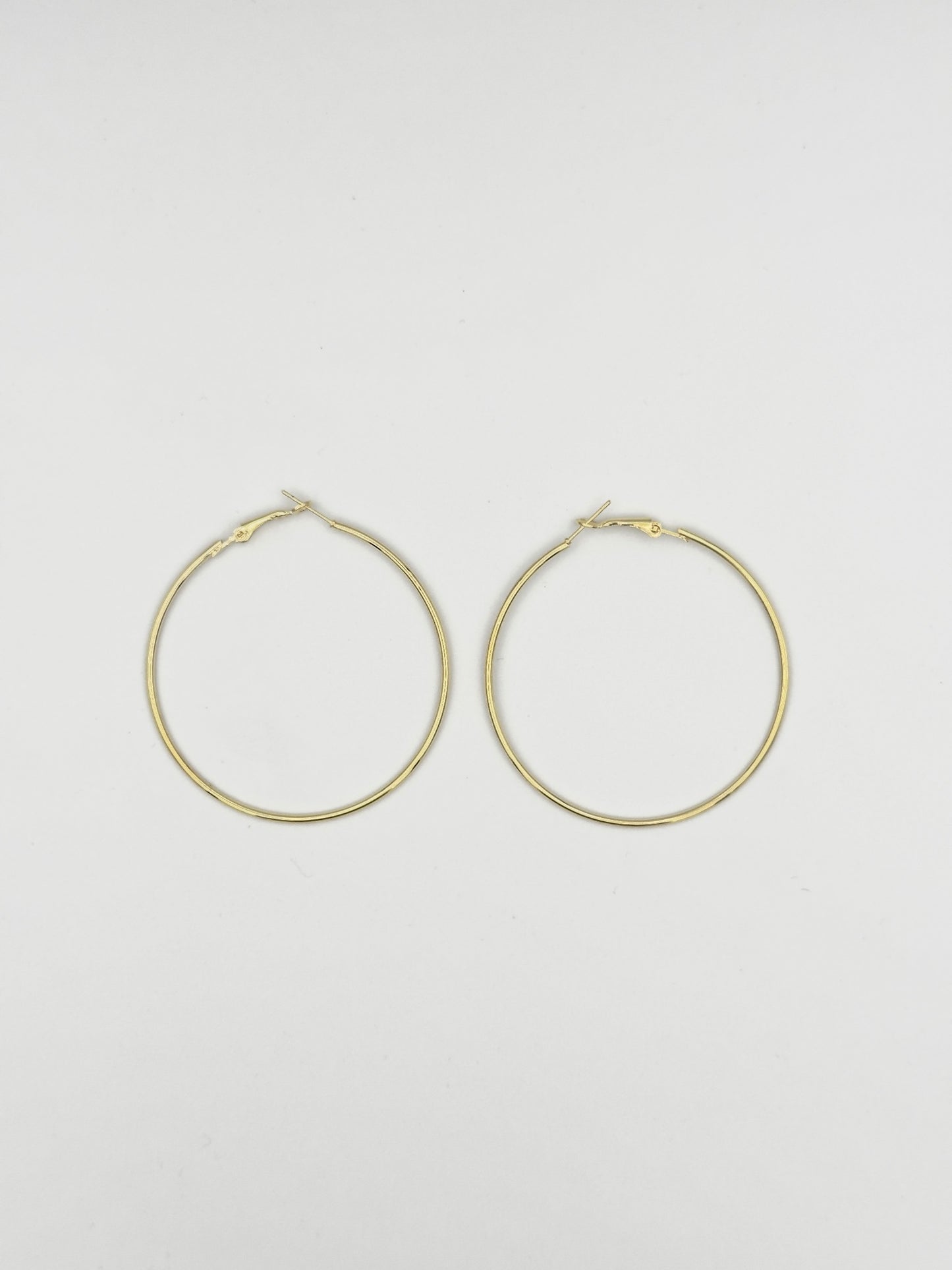 Simple Gold Hoop Earrings – Classic Minimalist Style