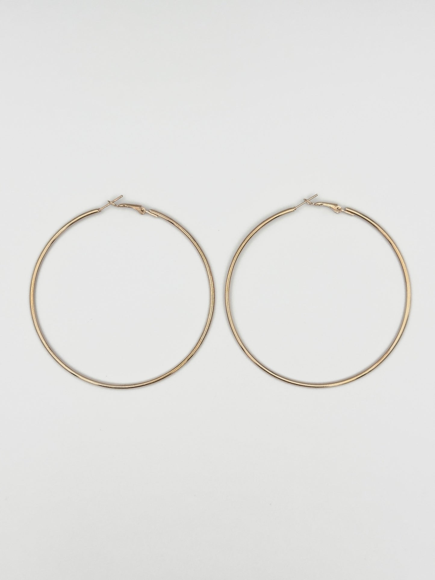 Simple Gold Hoop Earrings – Classic Minimalist Style