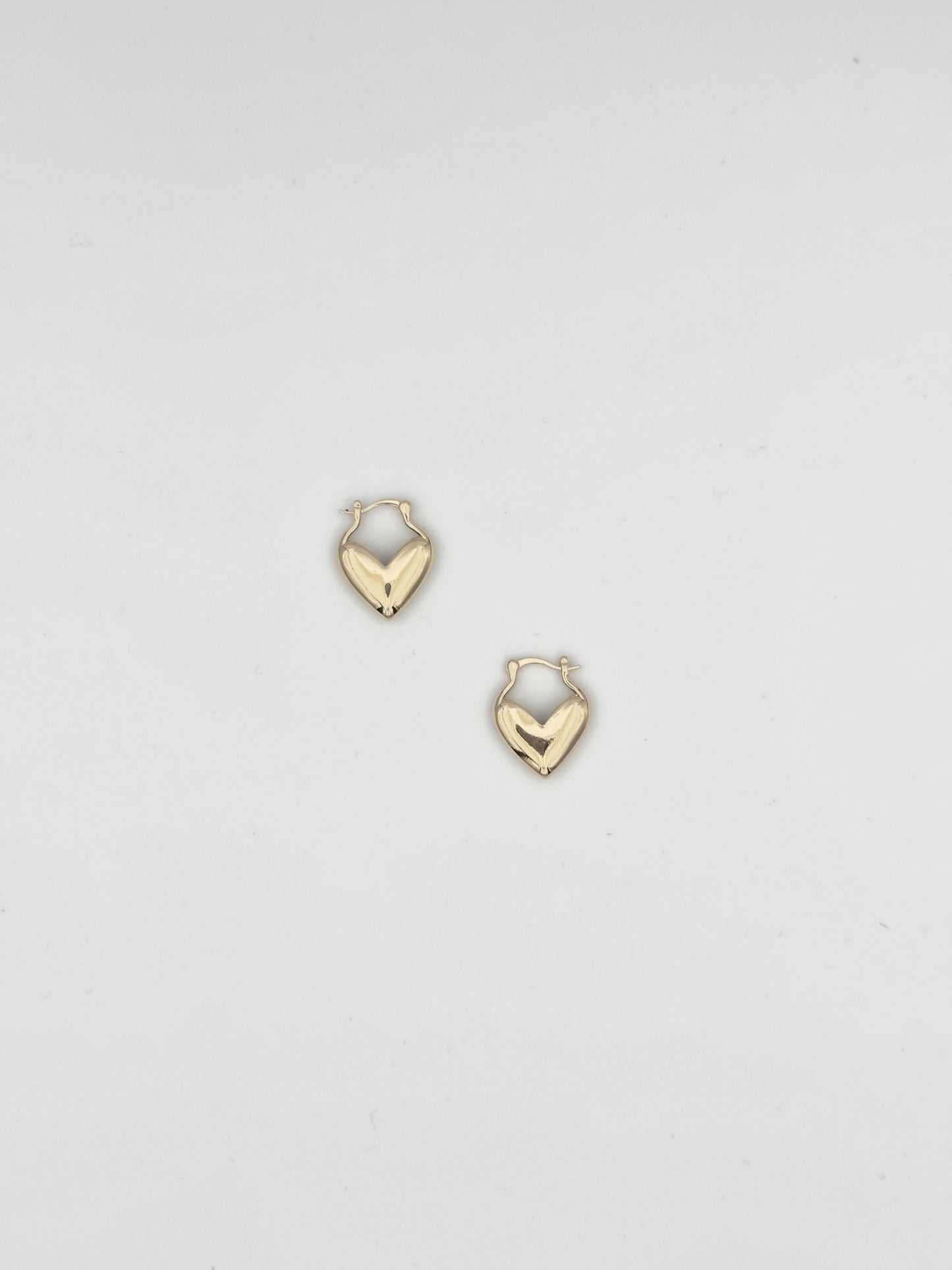 Gold Heart-Shaped Earrings – Elegant Polished Love Design