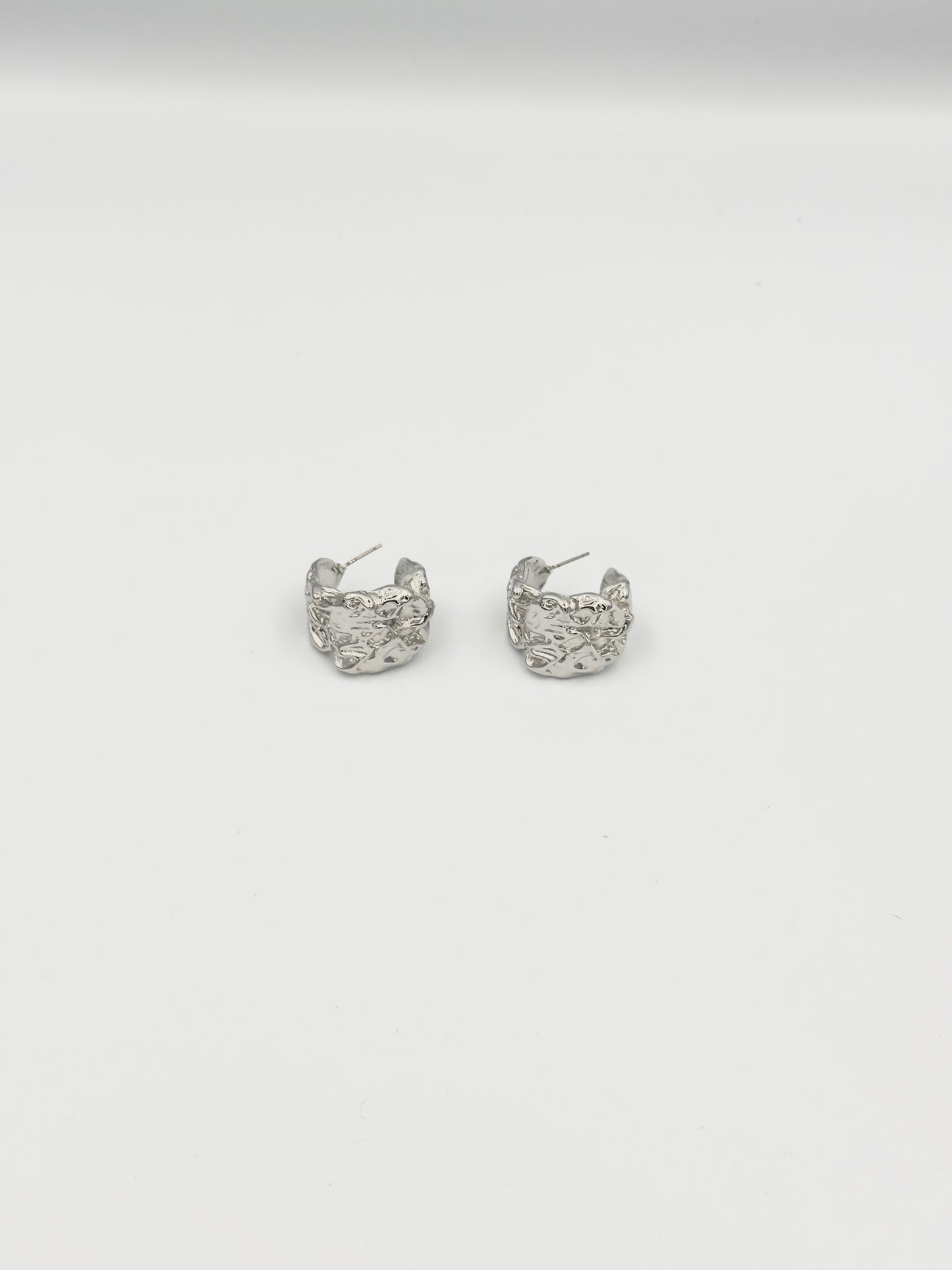Silver Textured Hoop Earrings – Artistic Hammered Design