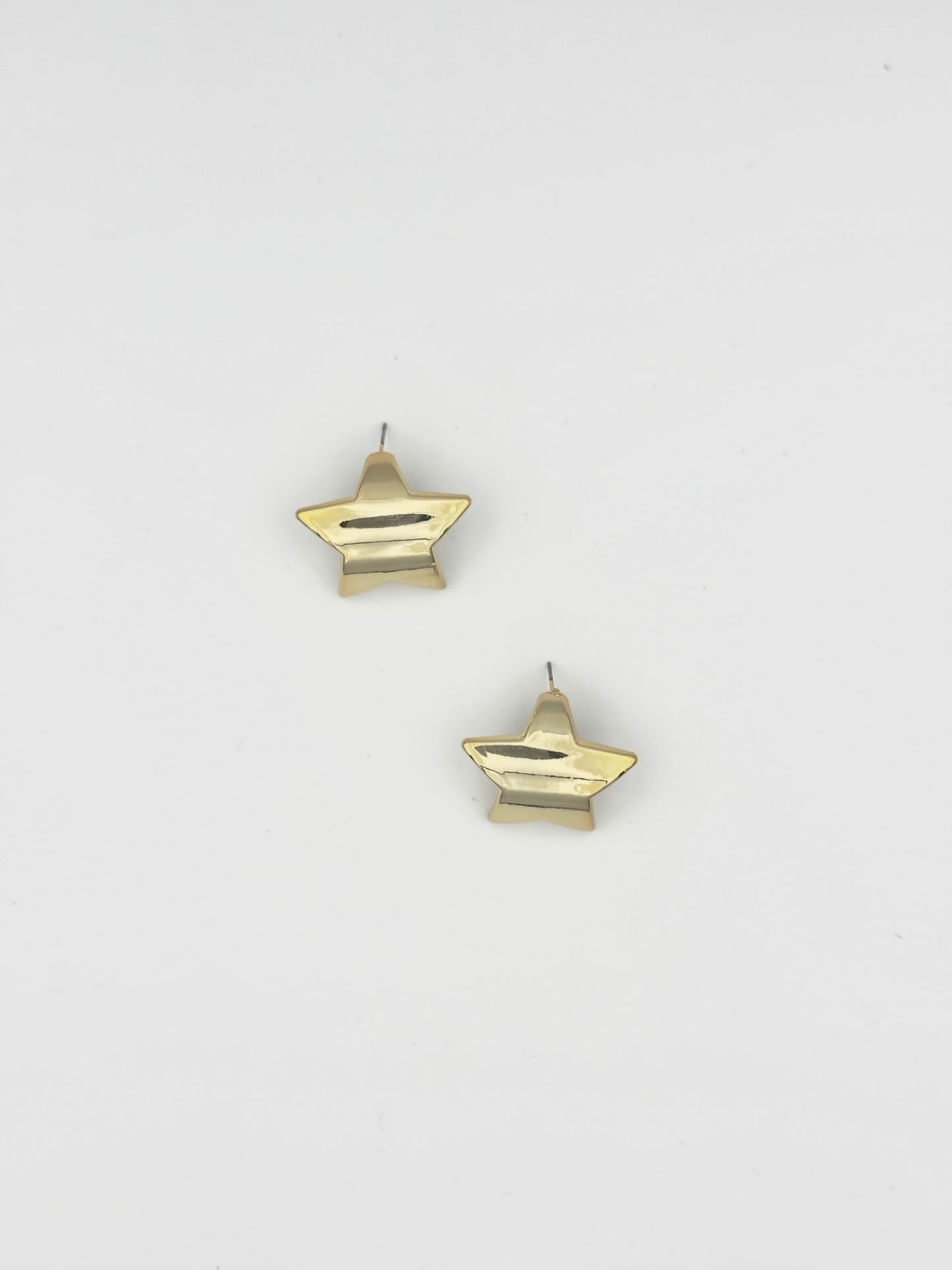 Gold Star Stud Earrings – Shiny Statement Design
