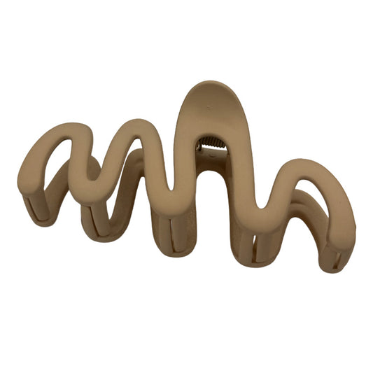 Large Wavy Matte Hair Claw – Neutral Colors
