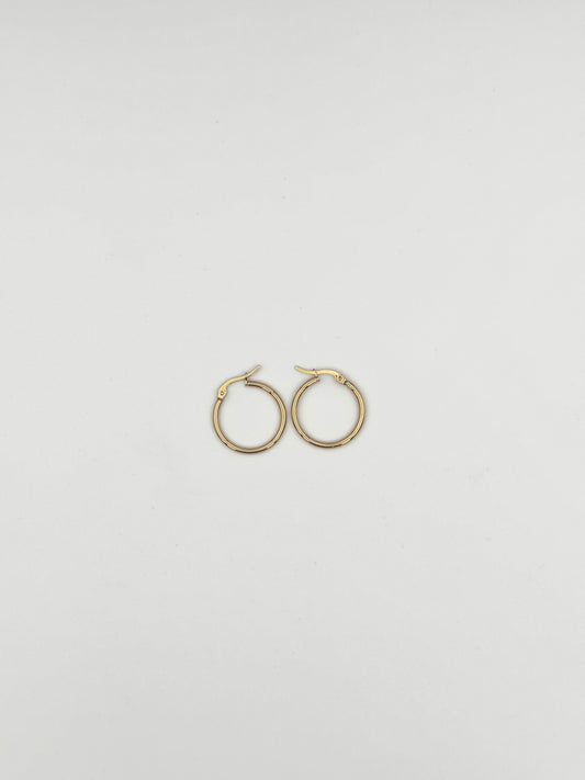 Simple Gold Hoop Earrings – Classic Minimalist Style