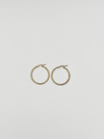 Simple Gold Hoop Earrings – Classic Minimalist Style