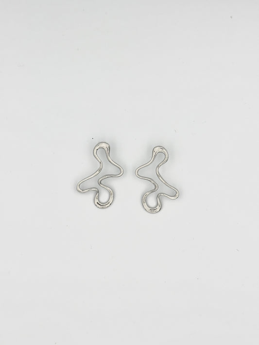 Silver Abstract Drop Earrings – Modern Flowing Outline Design